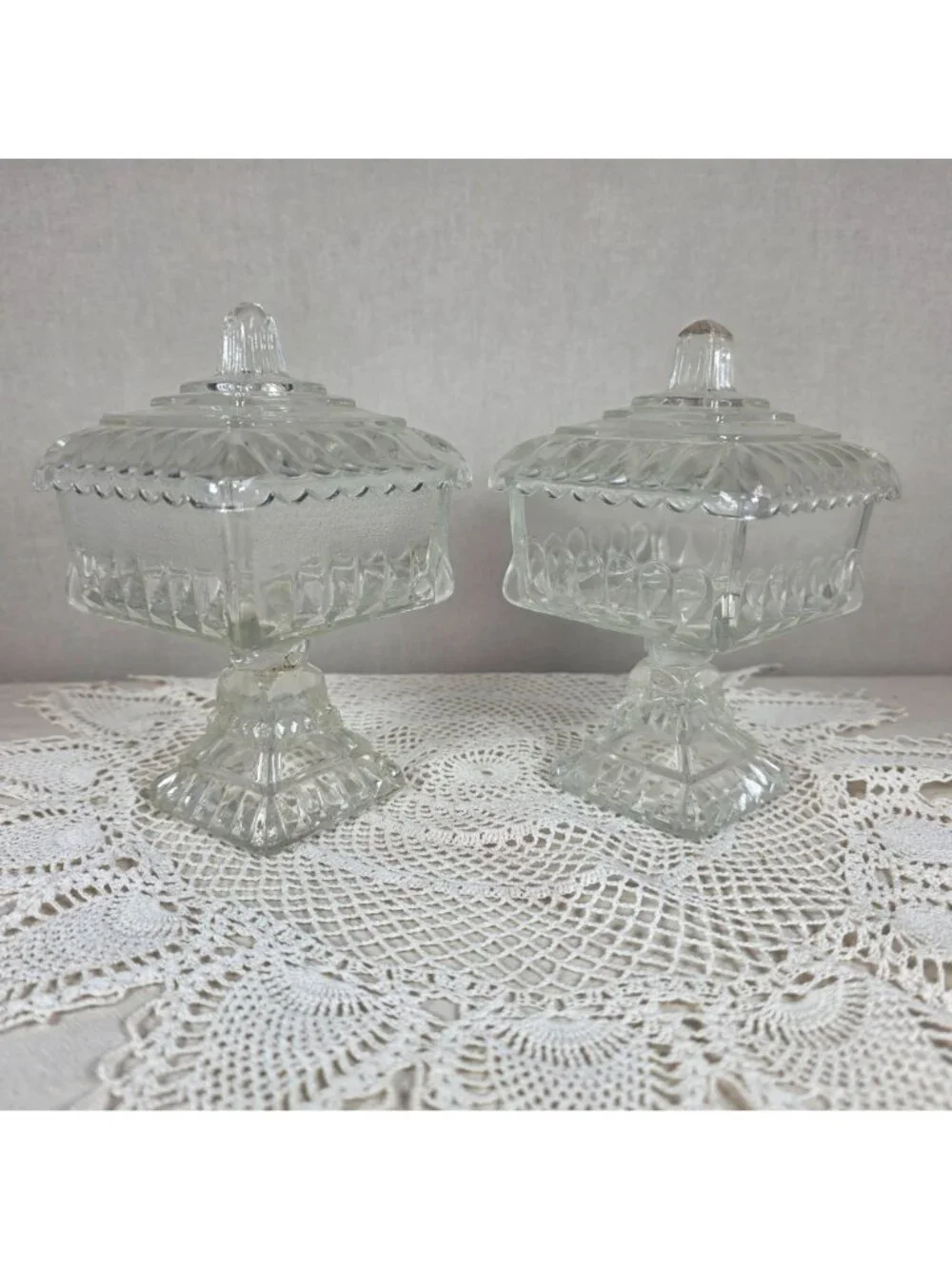 Vintage Clear Glass Pedestal Candy Dish Set of 2 Lidded Compote Pressed Glass Tr - Picture 5 of 11